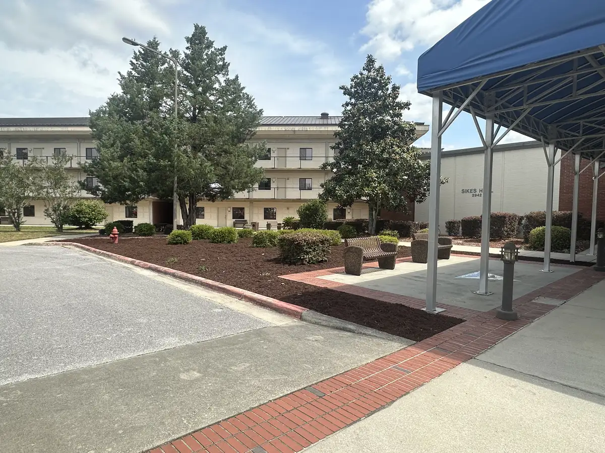 Landscape installation in Navarre FL neighborhood