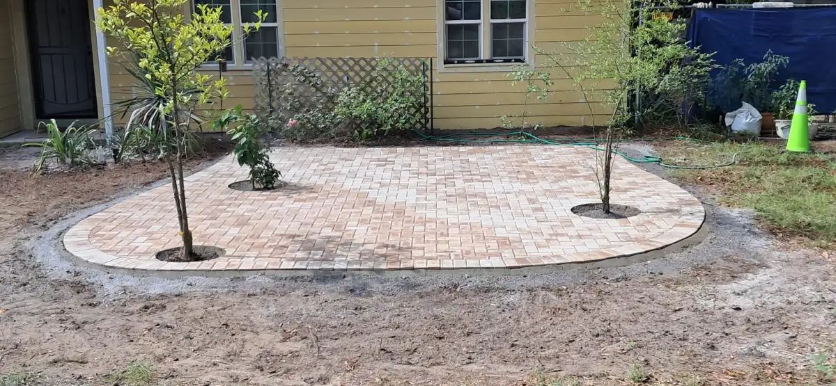 Landscape design in a Pensacola neighborhood